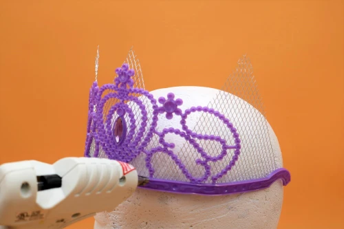 Learn how to make a real mermaid crown with seashells! This post shows you exactly how to do it.